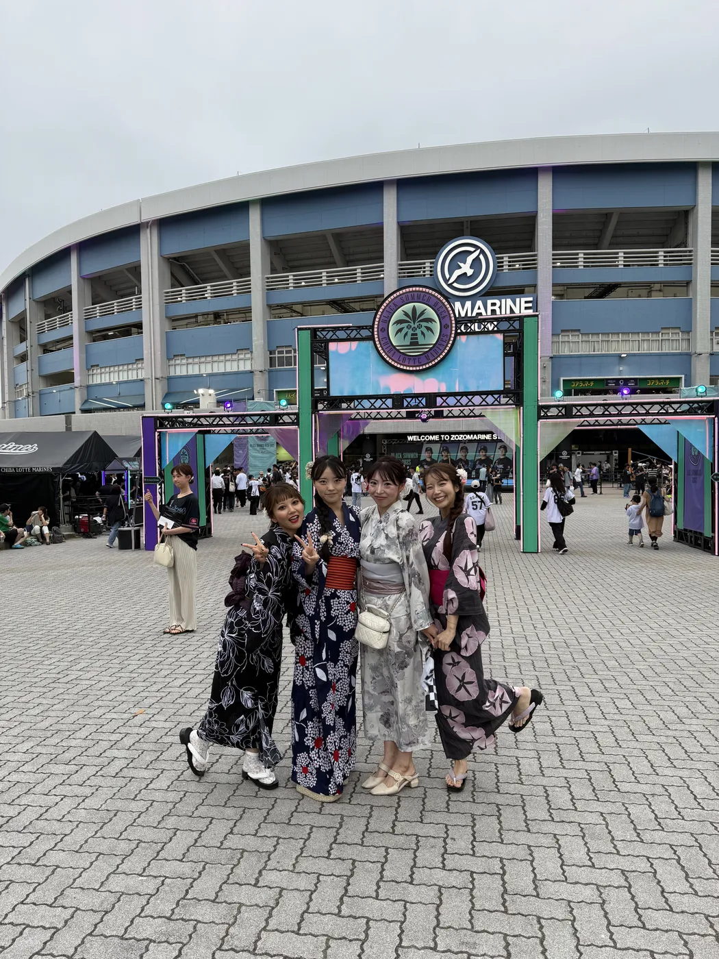 野球観戦：スタジアム前で集合